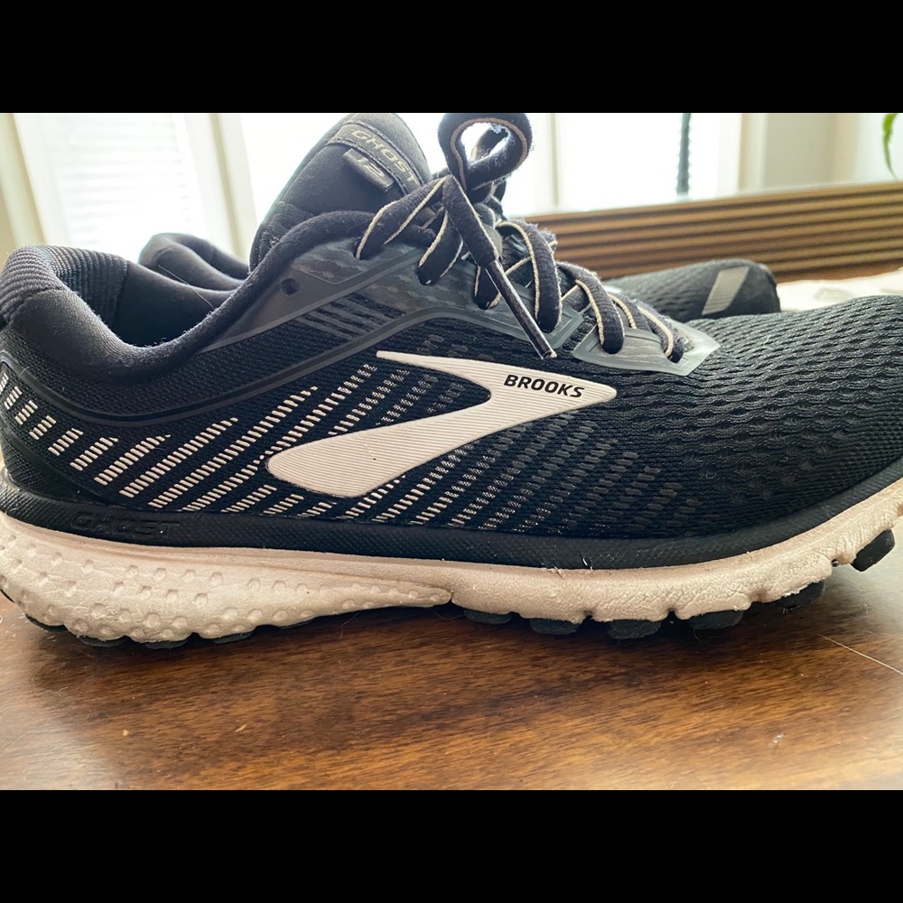 GUC Women’s Ghost 12 Size 8